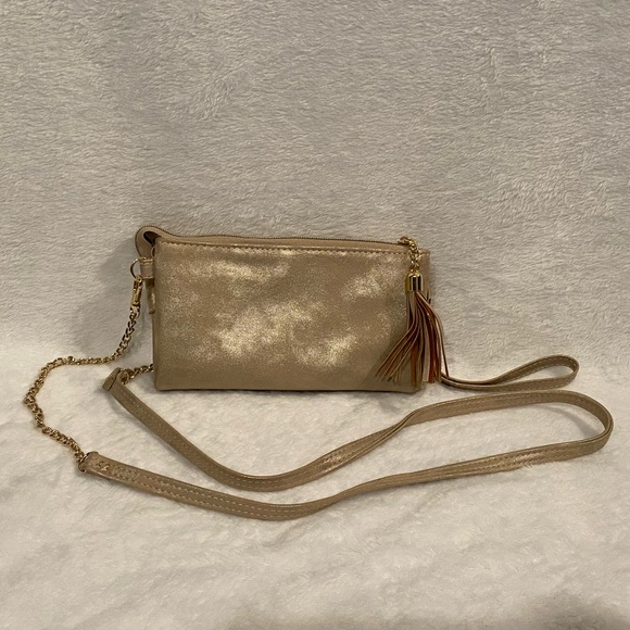 Maurices Handbags - Maurice’s small gold crossbody